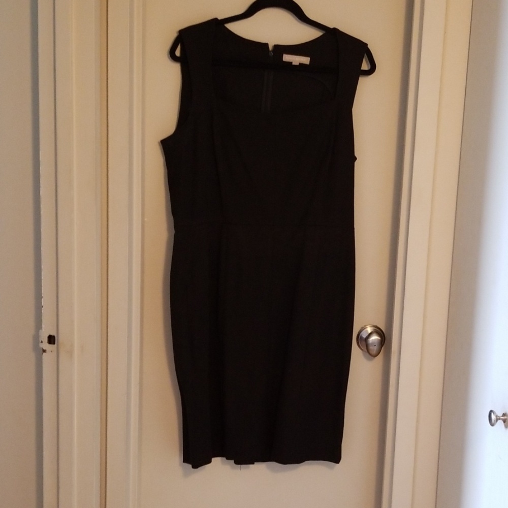 Sleeveless black dress